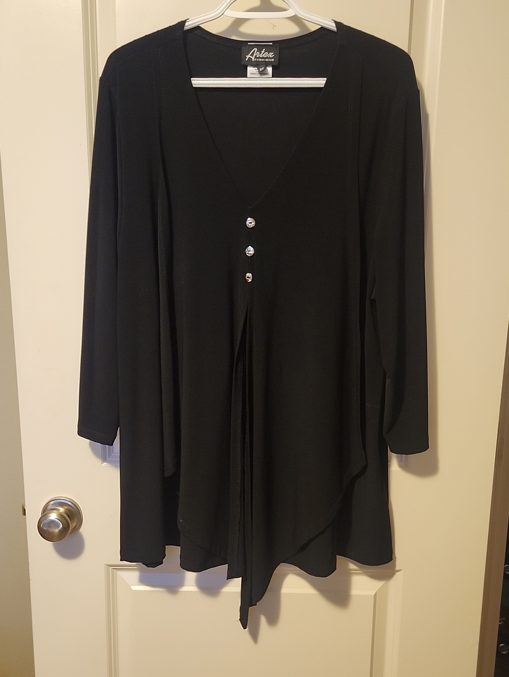 Apt. 9 Black V-Neck Button-Front Long-Sleeve Tunic